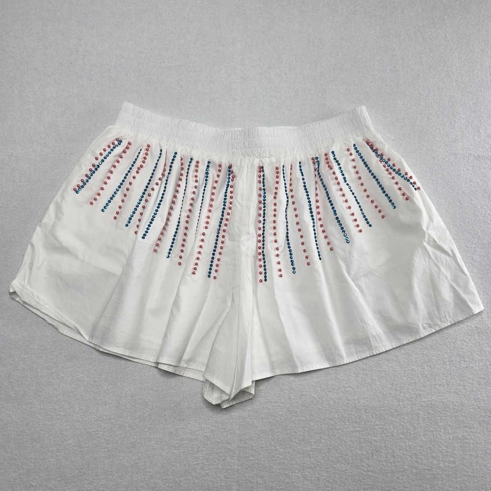 QUEEN OF SPARKLES White Women's Shorts Size XLarge Ringstone and Beads NWOT
